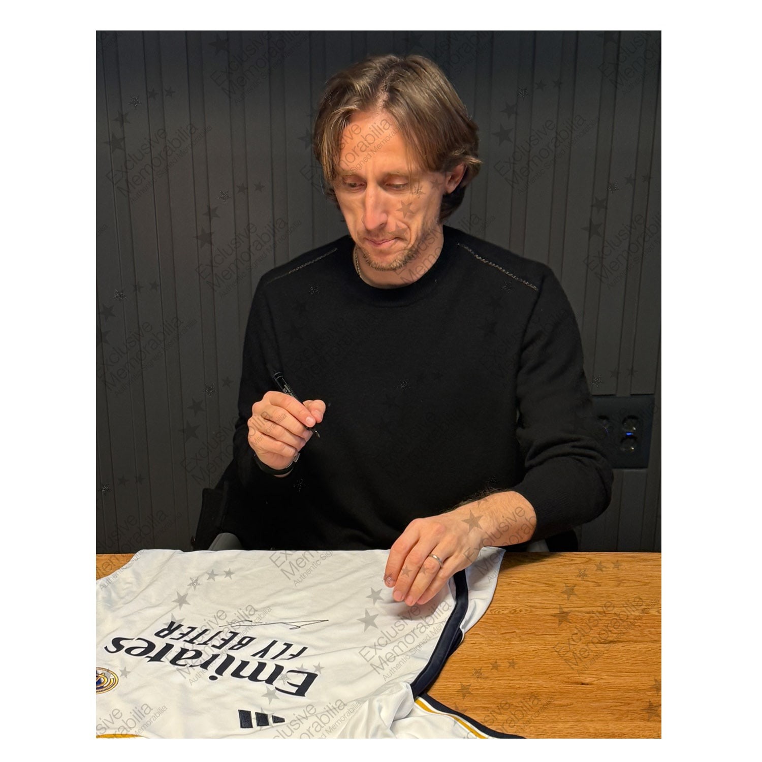 Luka Modric Front Signed Real Madrid 2023-24 Football Shirt. Icon Frame