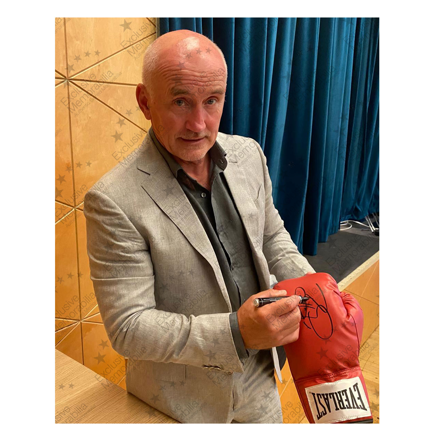 Barry McGuigan Signed Everlast Boxing Glove. Display Case With Plaque