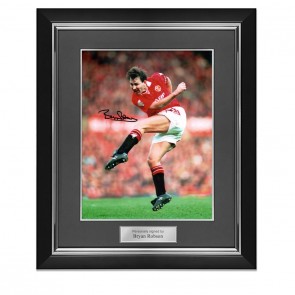 Framed Bryan Robson Signed Manchester United Photo