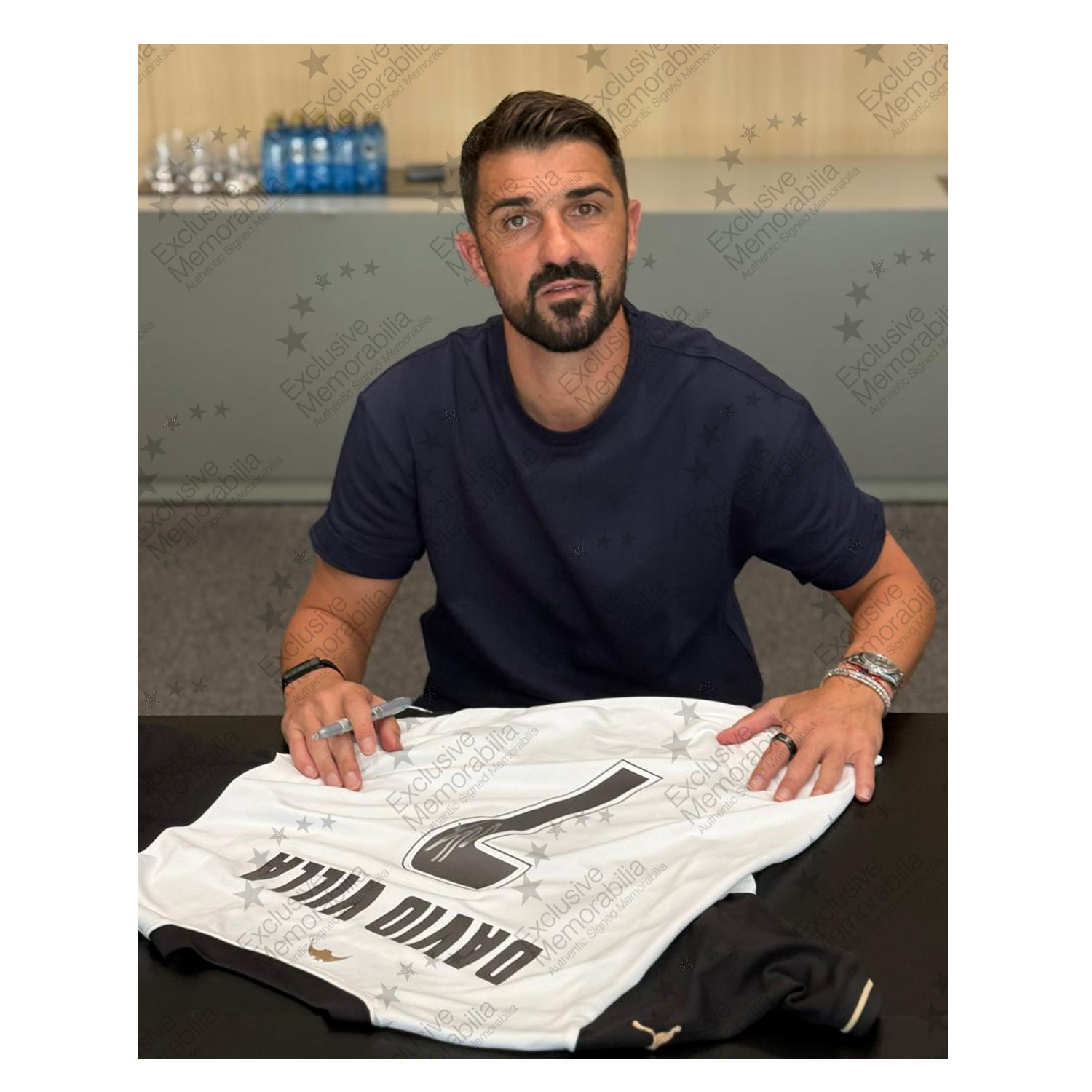 David Villa Signed Valencia 2024-25 Football Shirt. Icon Frame