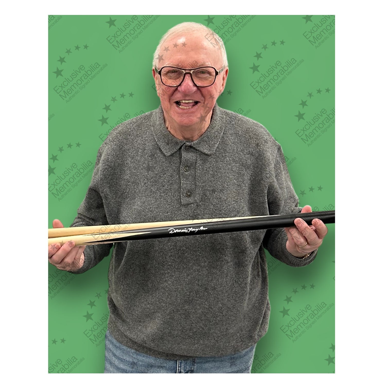 Dennis Taylor Signed Snooker Cue. In Display Case