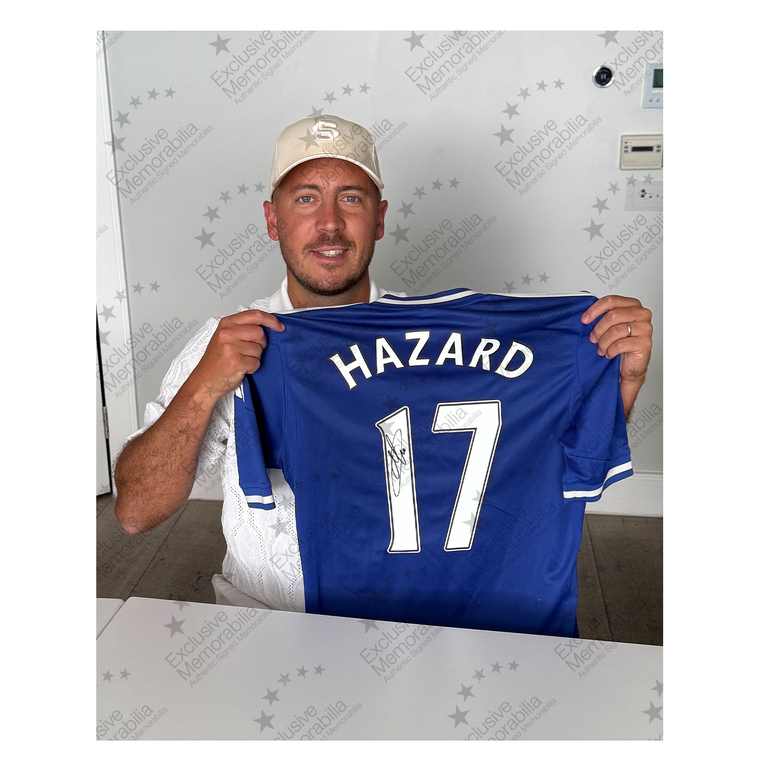 Eden Hazard Signed Original Chelsea 2013-14 Football Shirt. Superior Frame