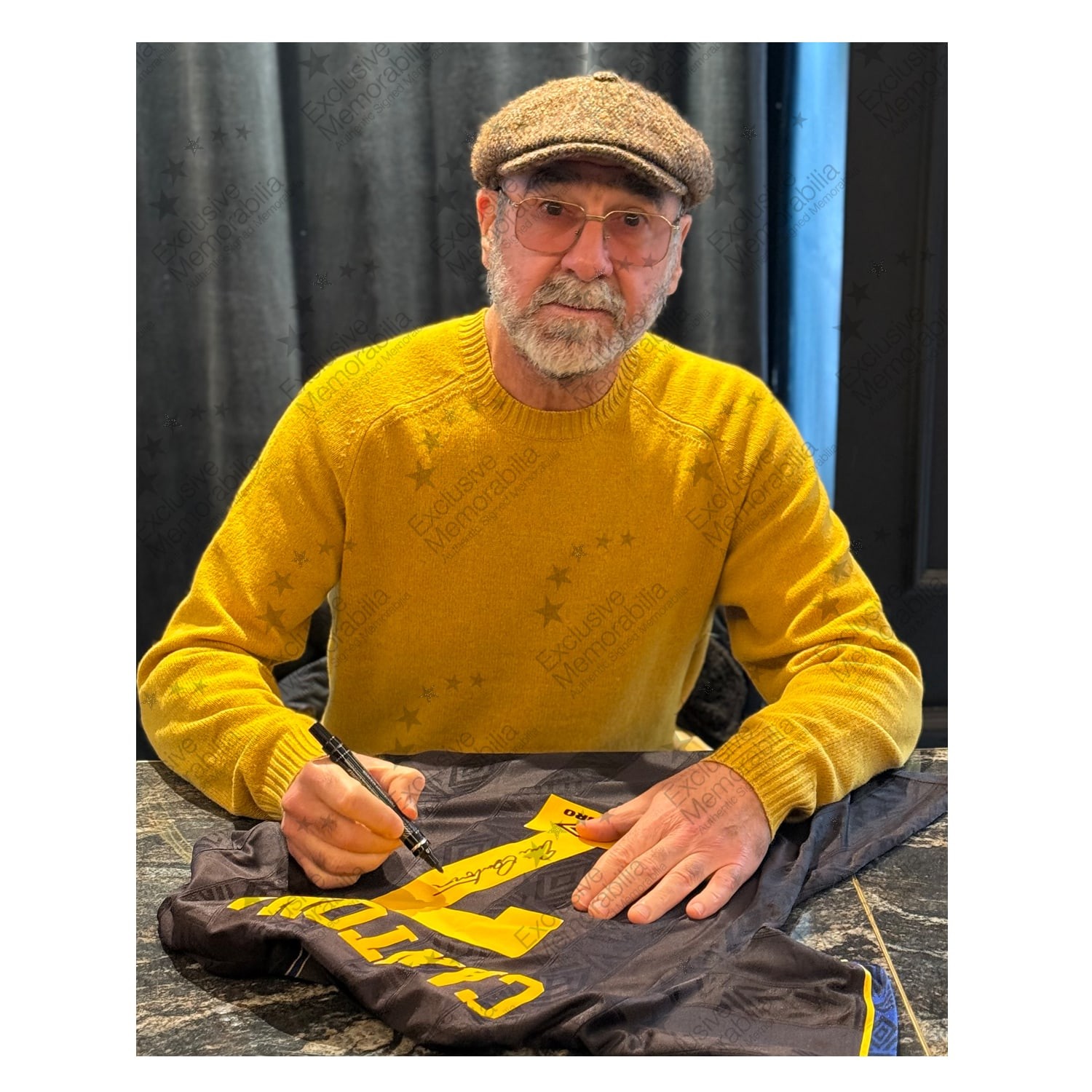 Eric Cantona Signed Original Manchester United 1994-96 Away Football Shirt (Original Print). Superior Frame