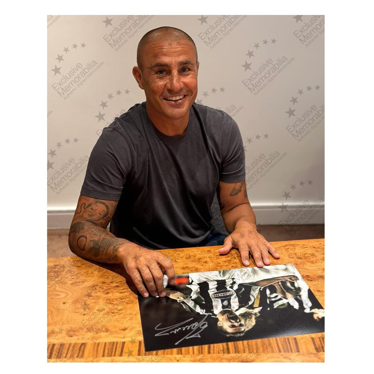 Fabio Cannavaro Signed Juventus Football Photo. Deluxe Frame