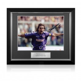 Gabriel Batistuta Signed Fiorentina Football Photo. Deluxe Frame