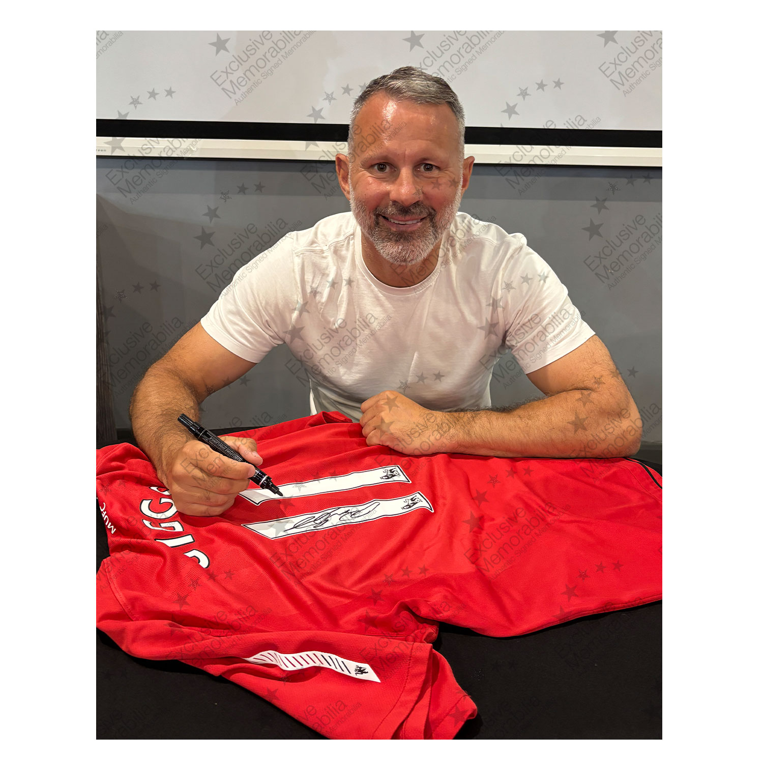 Ryan Giggs Signed Original Manchester United 2010-11 Football Shirt 