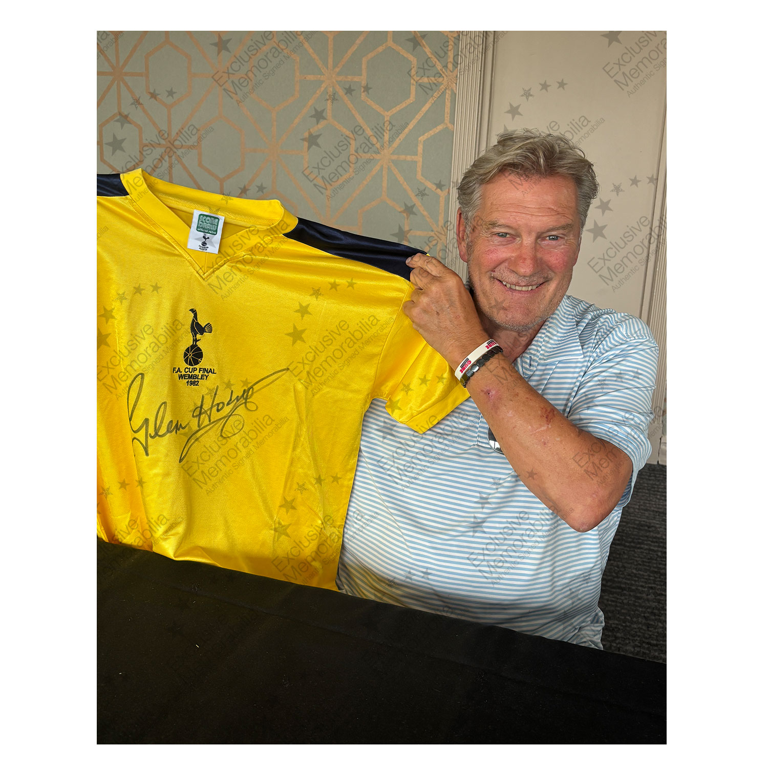 Glenn Hoddle Signed Tottenham Hotspur 1982 Away Football Shirt. Superior Frame
