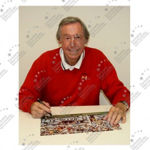Gordon Banks Signed England Photo: The Pele Save. Deluxe Frame