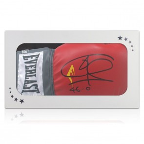  Joe Calzaghe Signed Boxing Glove. Gift Box