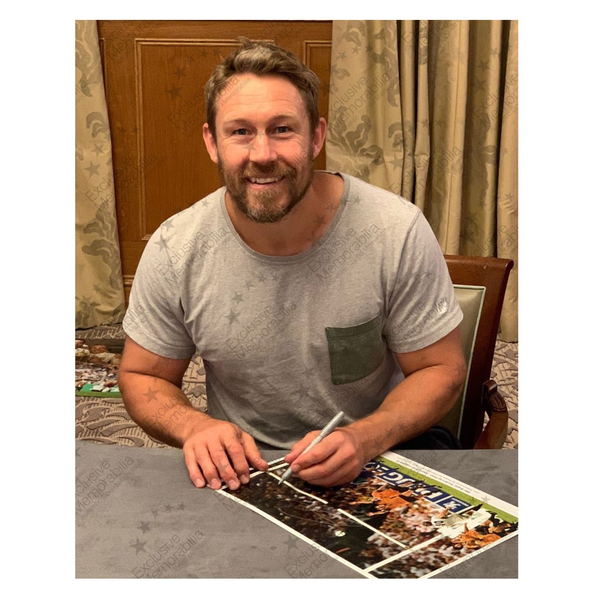 Jonny Wilkinson Signed England Rugby Photo: The Drop-Kick (With Text). Framed