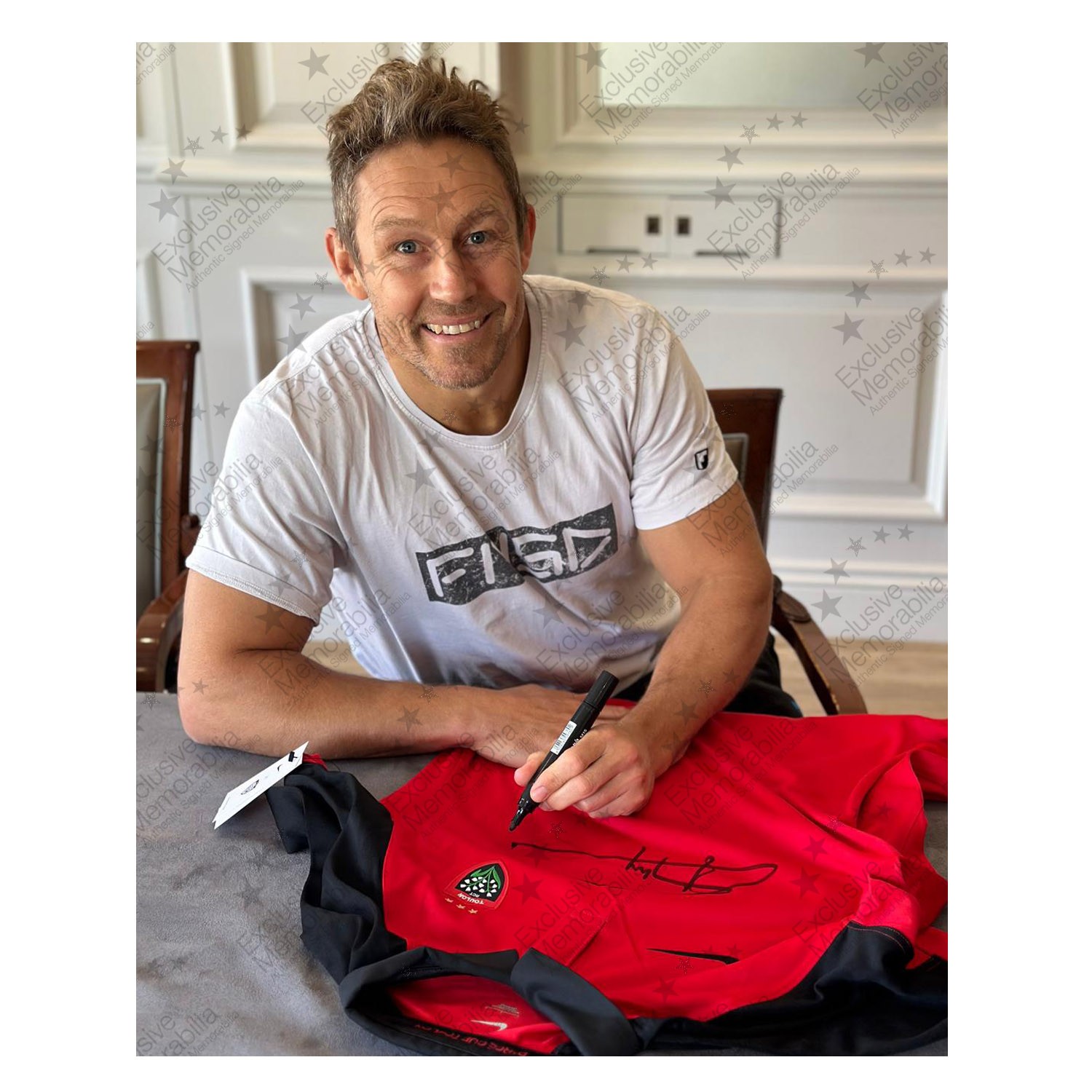 Jonny Wilkinson Signed Toulon Rugby Shirt. Standard Frame