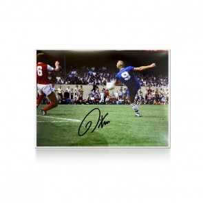 Kerry Dixon Signed Chelsea Football Photo: Goal vs Arsenal (Mini)