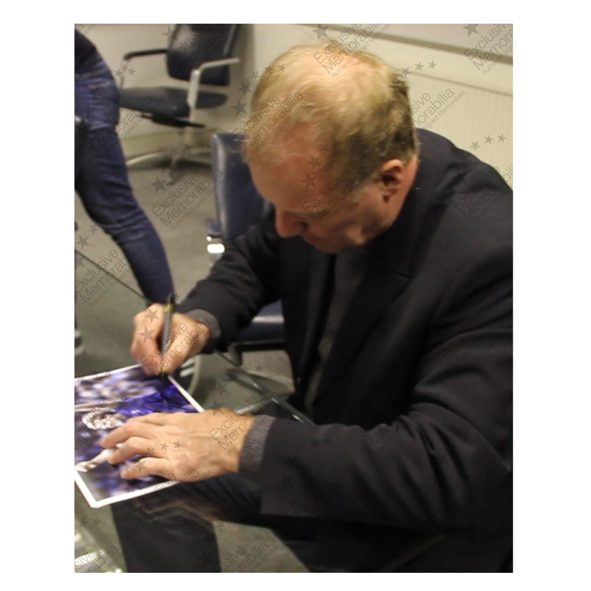 Kerry Dixon Signed Chelsea Football Photo: Celebration (Mini)