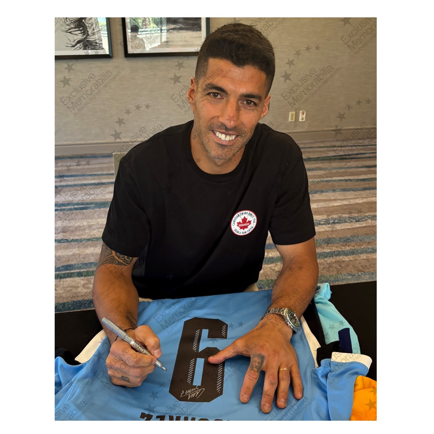  Luis Suarez Signed Uruguay 2024-25 Football Shirt. Icon Frame