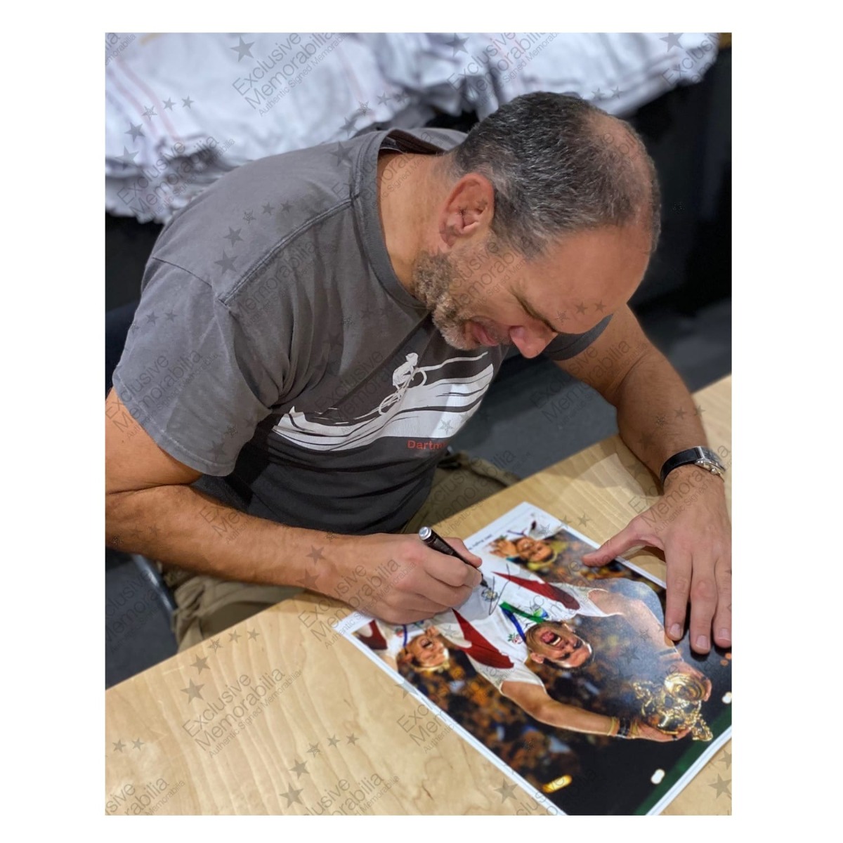 Martin Johnson Signed England Rugby Photo: The Webb Ellis Trophy