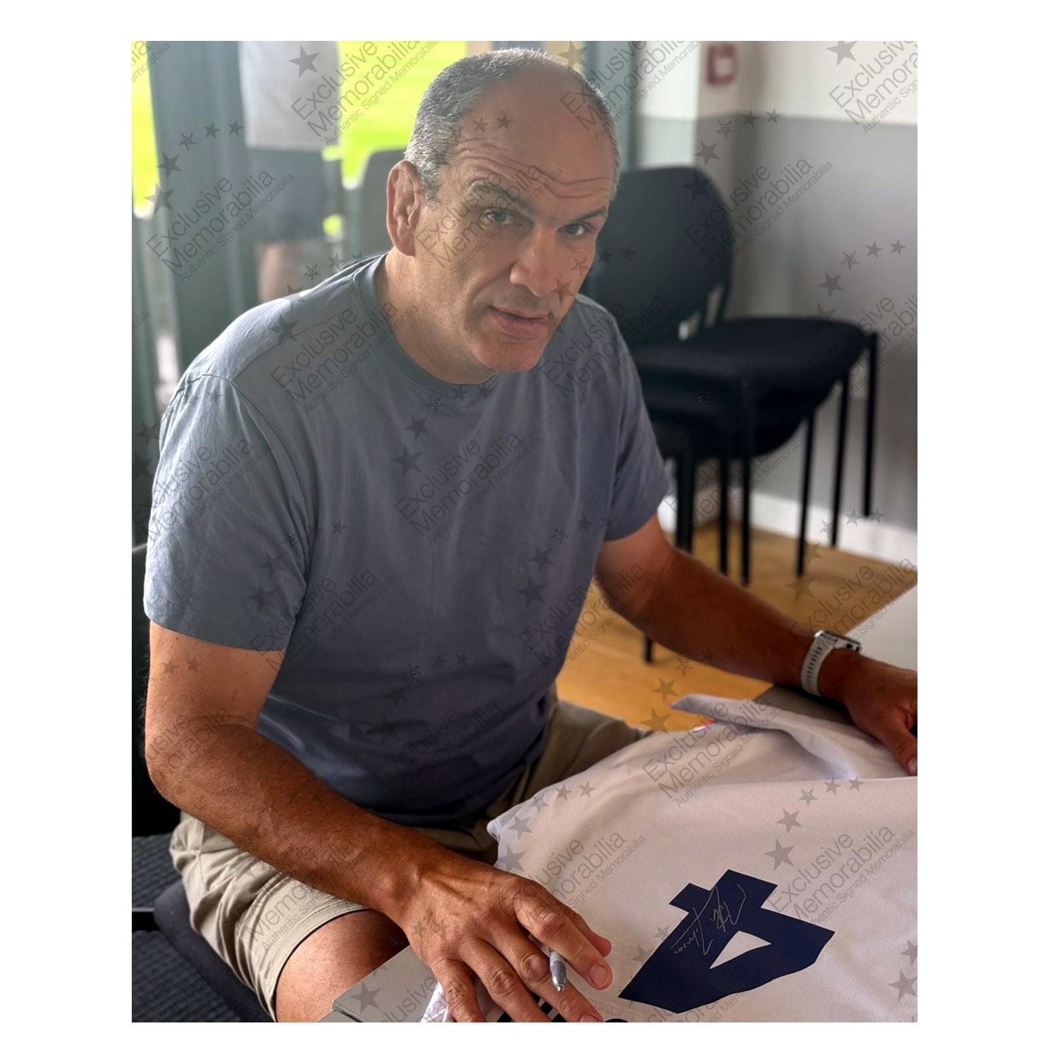 Martin Johnson Signed England Rugby Shirt: Johnson 4. Icon Frame