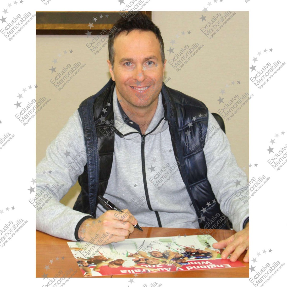 Michael Vaughan Signed England Cricket Photo: Ashes Winners 2005. Damaged C