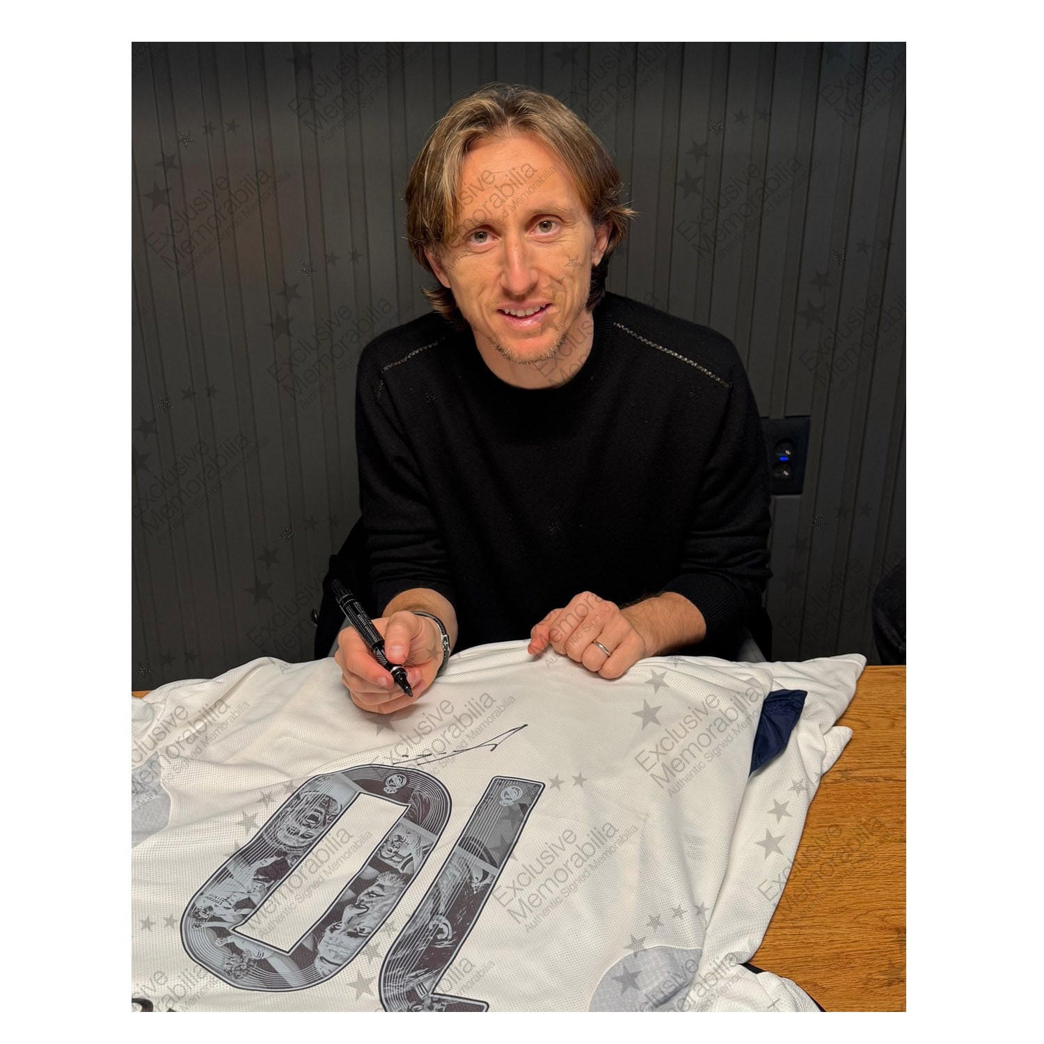 Luka Modric Signed Real Madrid 2025-26 Football Shirt. Superior Frame
