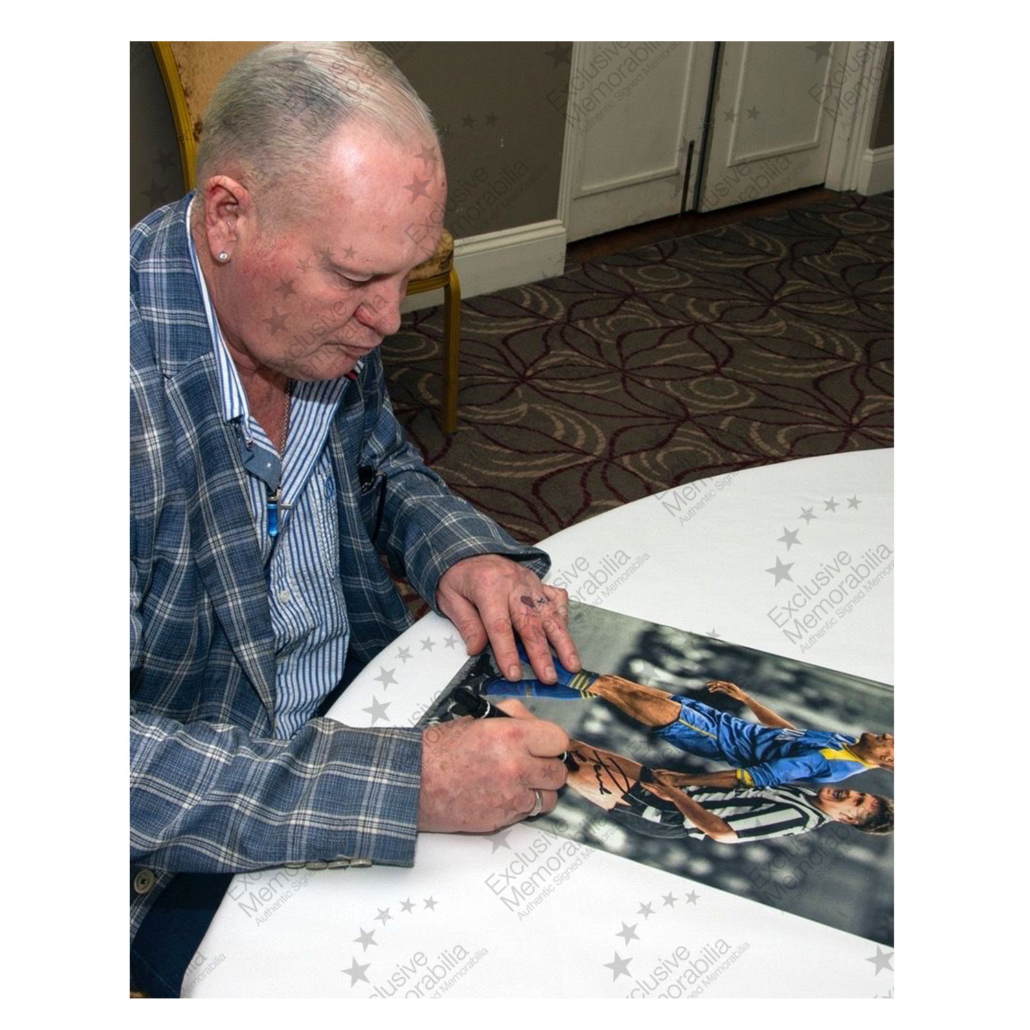 Paul Gascoigne Signed Newcastle United Football Photo: With Vinnie Jones. Deluxe Frame