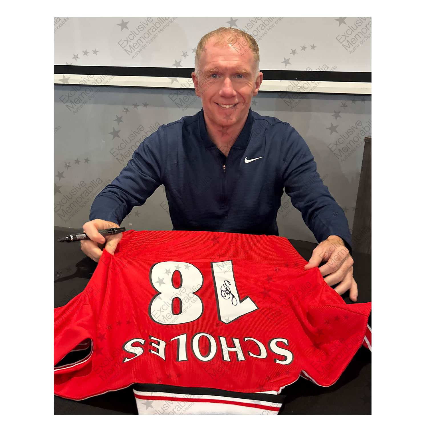 Paul Scholes Signed Manchester United 1998-00 Football Shirt. Superior Frame