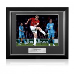 Paul Scholes Signed Manchester United Football Photo: Barcelona Volley. Deluxe Frame