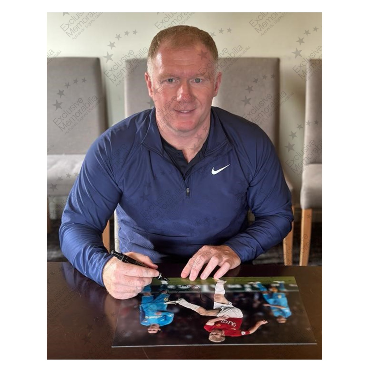 Paul Scholes Signed Manchester United Football Photo: Barcelona Volley. Damaged C