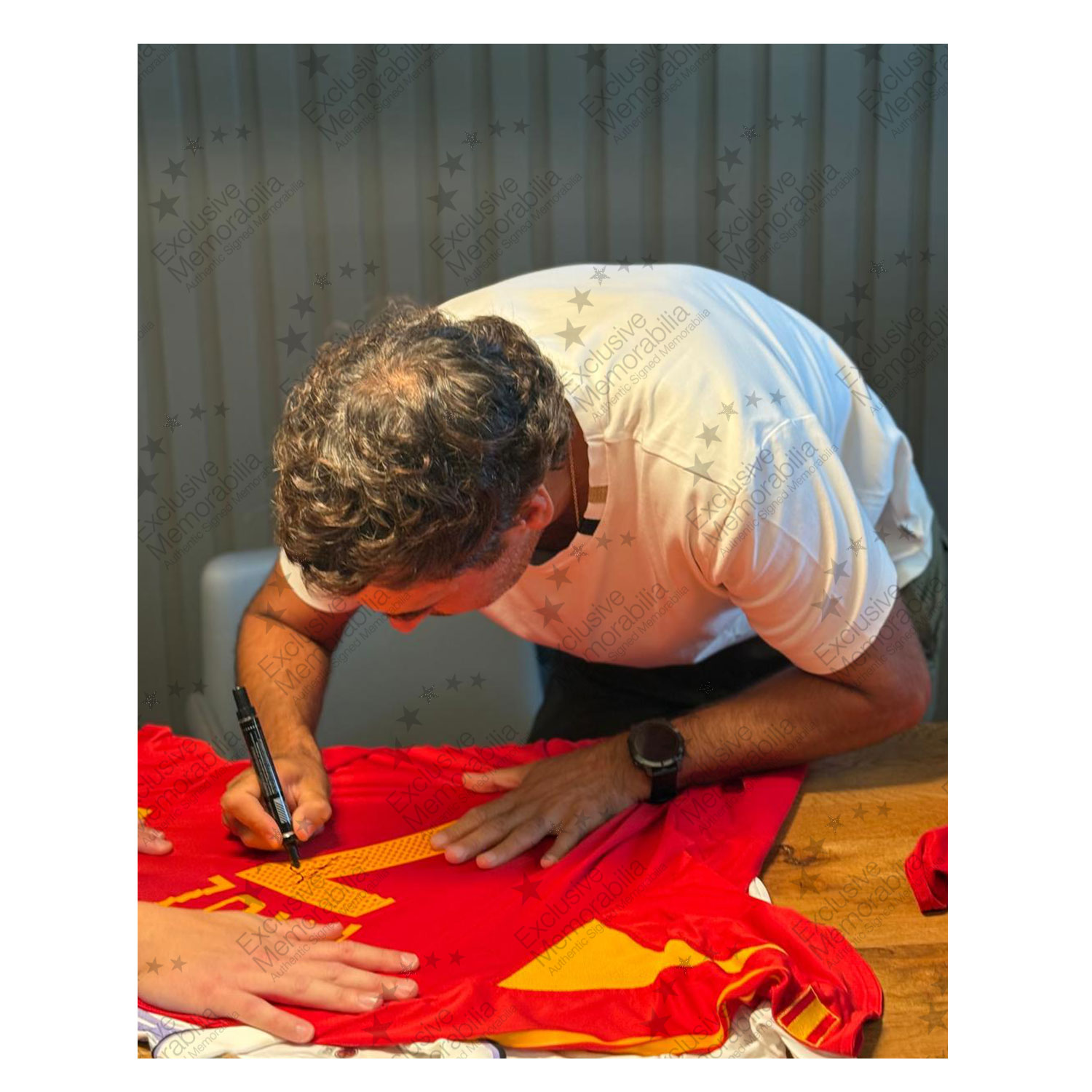Raul Signed Original Spain 2004-06 Home Football Shirt. Icon Frame