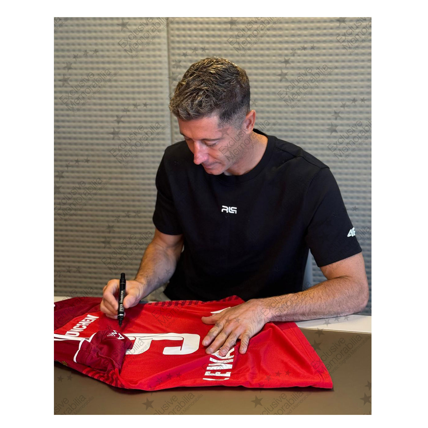 Robert Lewandowski Signed Original Bayern Munich 2021-22 Home Football Shirt (Fan Style)
