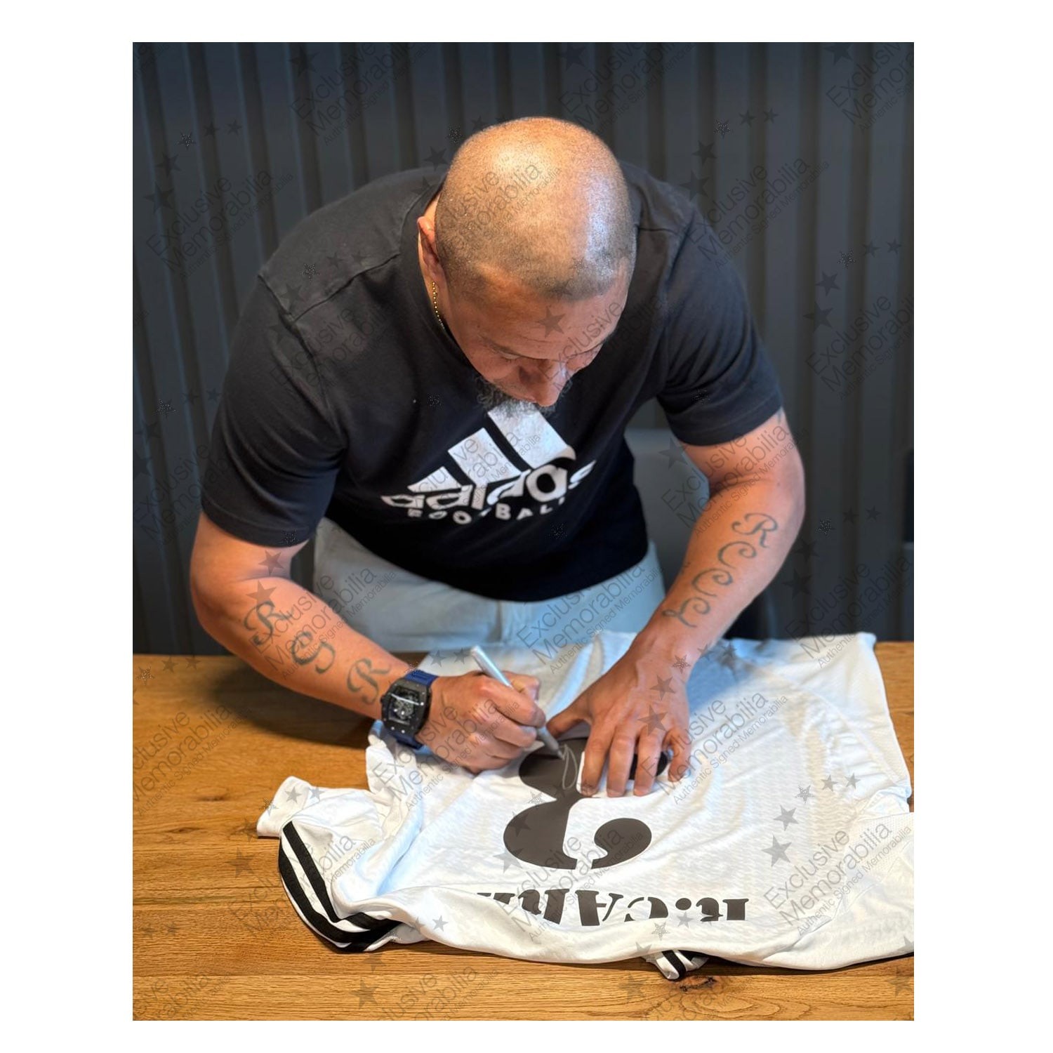 Roberto Carlos Signed Real Madrid 2024-25 Football Shirt. Standard Frame