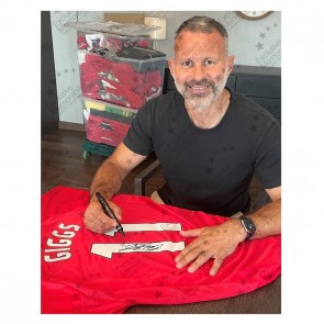 Ryan Giggs Signed Manchester United 1999 UCL Football Shirt. Superior Frame