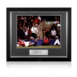Ryan Giggs Signed Manchester United Football Photo: Semi-Final Goal. Deluxe Frame