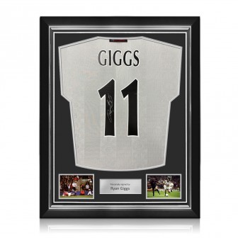 Ryan Giggs Signed Original Manchester United 1997-99 Away Football Shirt. Superior Frame