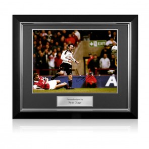 Ryan Giggs Manchester United Signed Photo: FA Cup Semi-Final Wonder Goal. Deluxe Frame