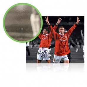 Teddy Sheringham And Ole Gunnar Solskjaer Signed Manchester United Photo. Damaged C