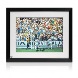 Gordon Banks Signed England Photo: The Pele Save. Framed