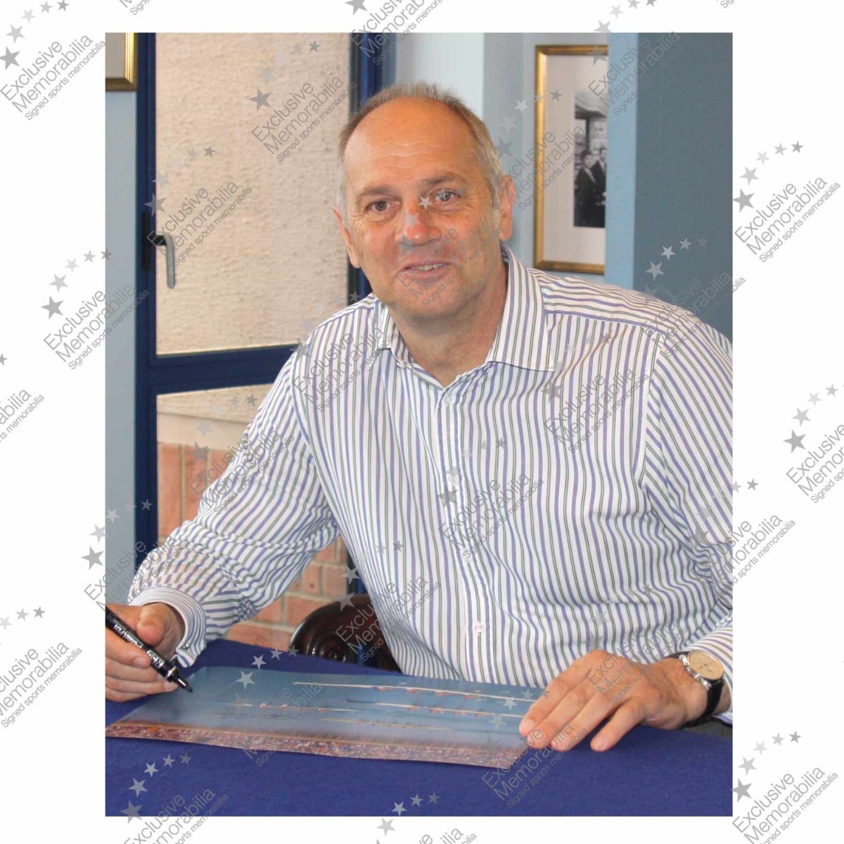 Sir Steve Redgrave Signed Photo: Sydney Photo Finish. Deluxe Frame