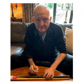 Steve Davis Signed Snooker Cue In Display Case