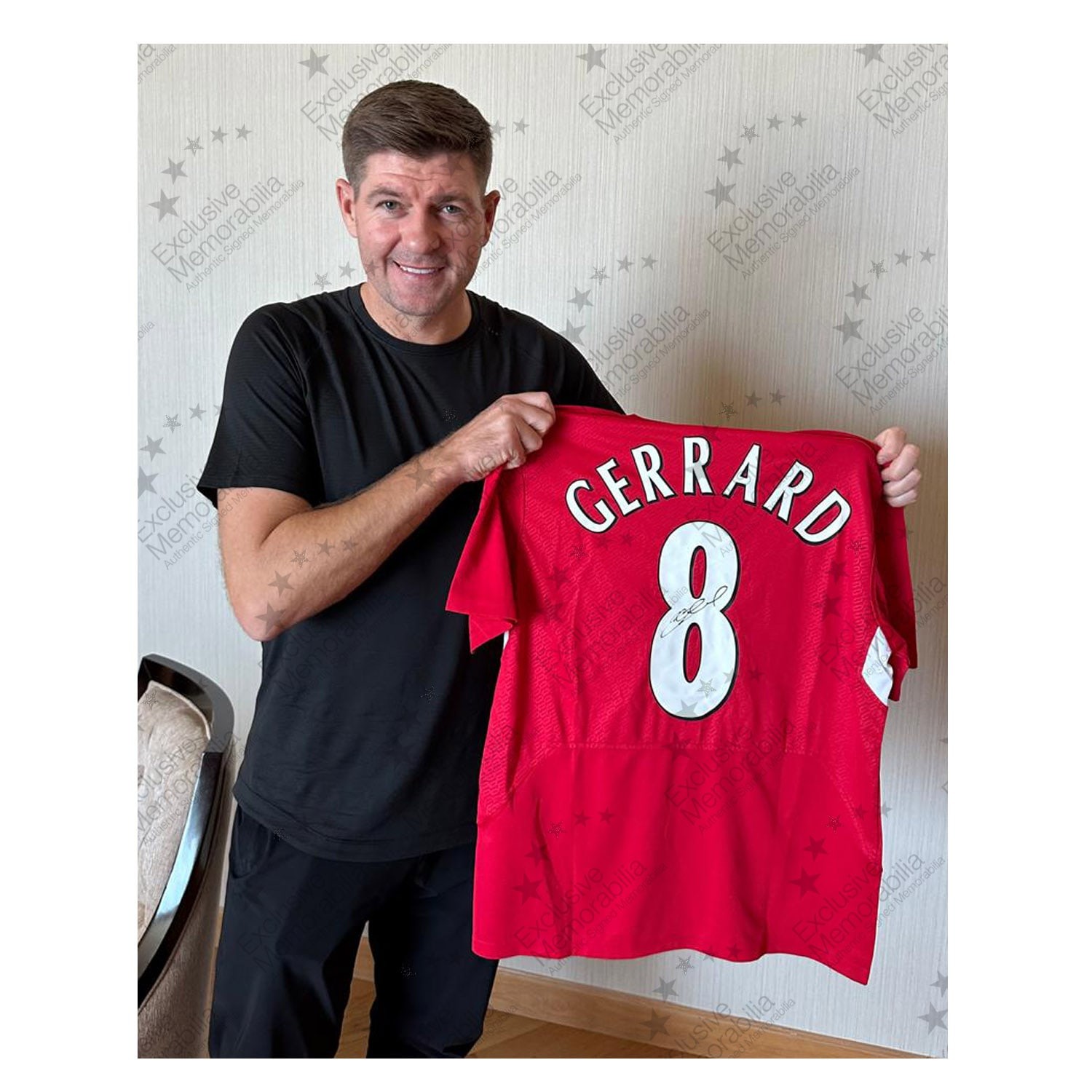 Steven Gerrard Back Signed Liverpool 2005 Football Shirt. Icon Frame