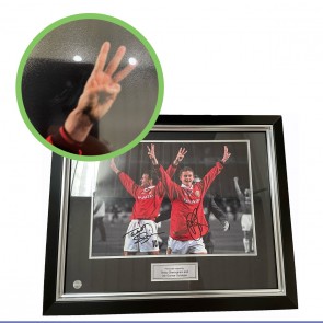 Teddy Sheringham & Ole Gunnar Solskjaer Signed Manchester United Football Photo Deluxe Frame. Damaged