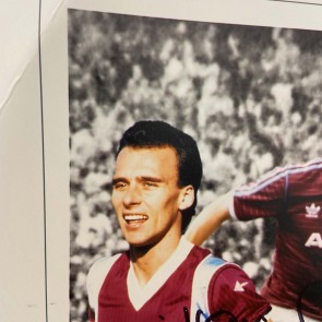 West Ham Boys Of 86 Signed By 12 Photo. Damaged A