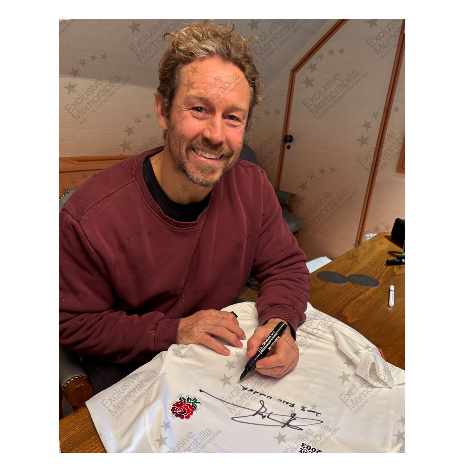 Jonny Wilkinson Signed Commemorative Champions '03 England Rugby Shirt: RWC 2003 Winner Inscription. Standard Frame