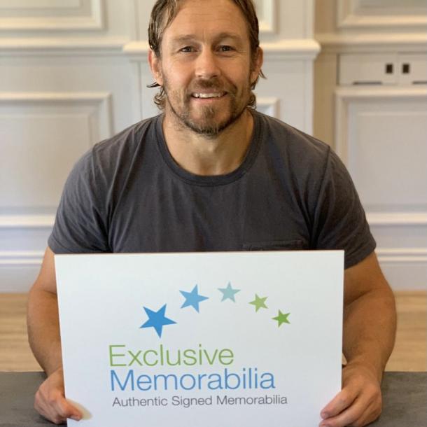 Jonny Wilkinson Signs With Exclusive... Again!
