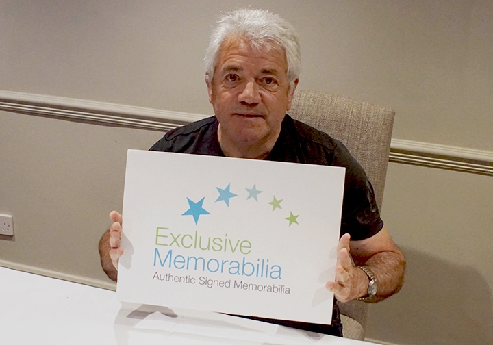 Kevin Keegan signs with Exclusive Memorabilia